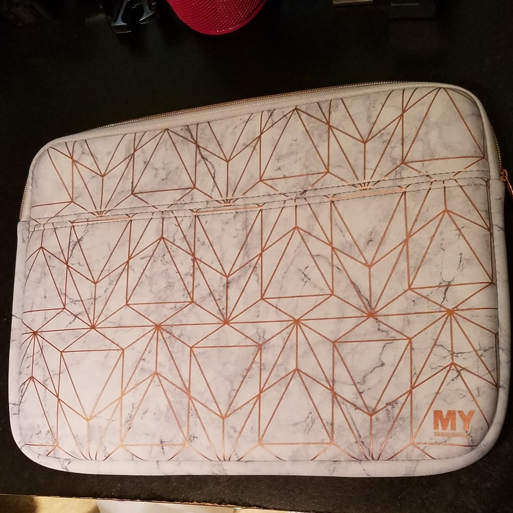 MY TAGALONGS LAPTOP SLEEVE